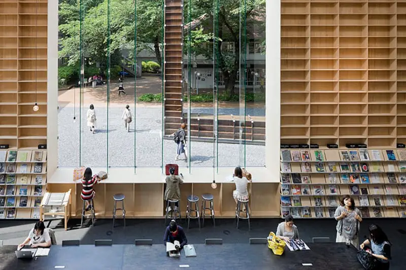 Biblioteca de la Facultad de Artes de Musashino